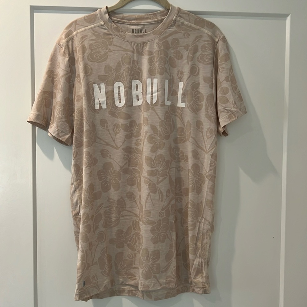 NEW Hawaiian floral NoBull tee